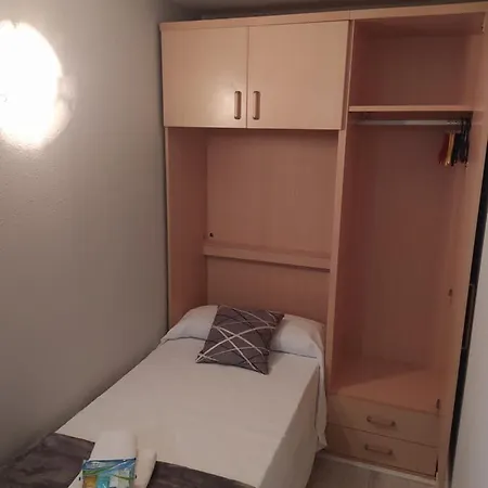 Escaliro Pins Apartment