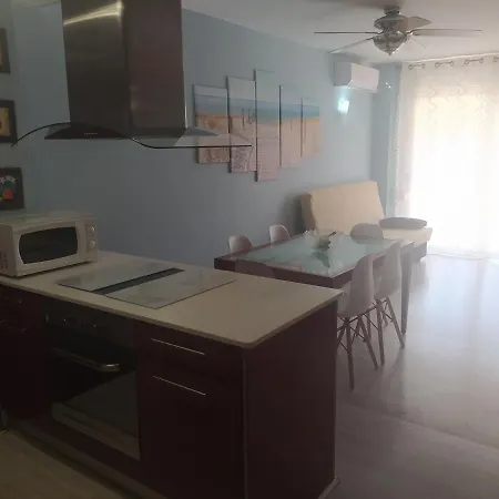 Escaliro Pins Appartement *