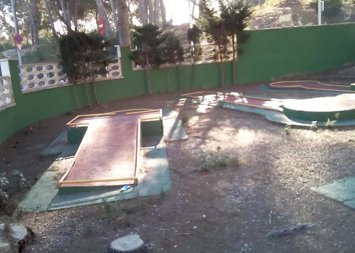 Escaliro Pins