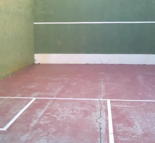 Escaliro Pins Lejlighed *