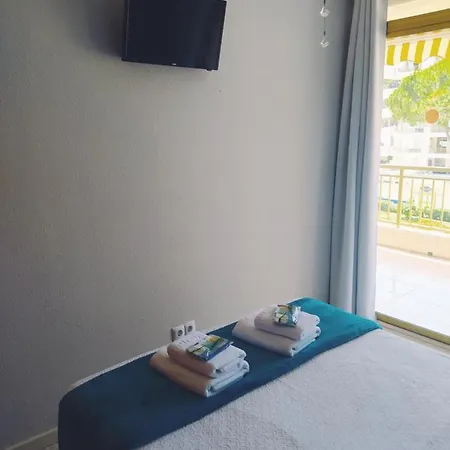 Escaliro Pins Appartement *